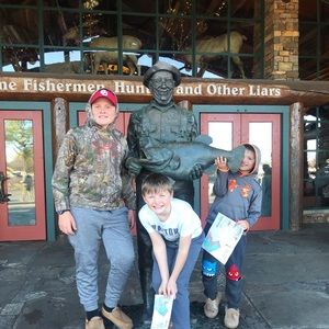 Meet your Posher, Alex